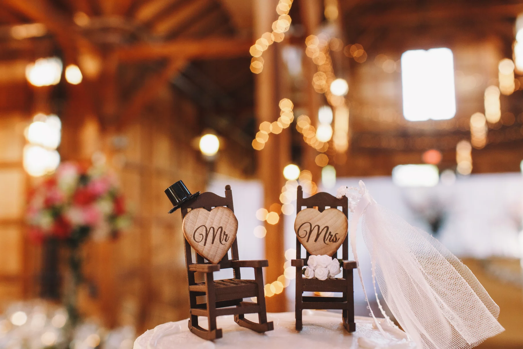 Wedding cake decor made two rocking chairs